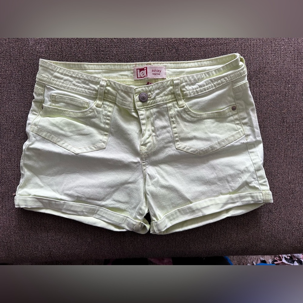 L.E.I. Ashley lowrise neon green juniors size 15 shorts